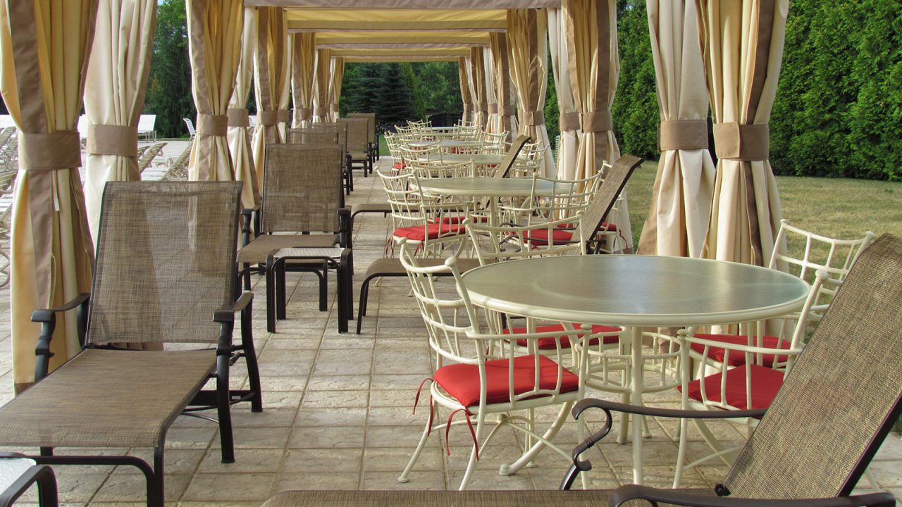 The Pool Cafe at Avalon at Squaw Creek The Pool Cafe at Avalon at Squaw Creek